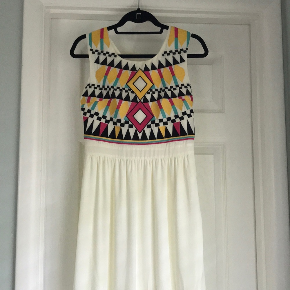 NWT Gianni Bini Long Cream Dress with Tribal Print